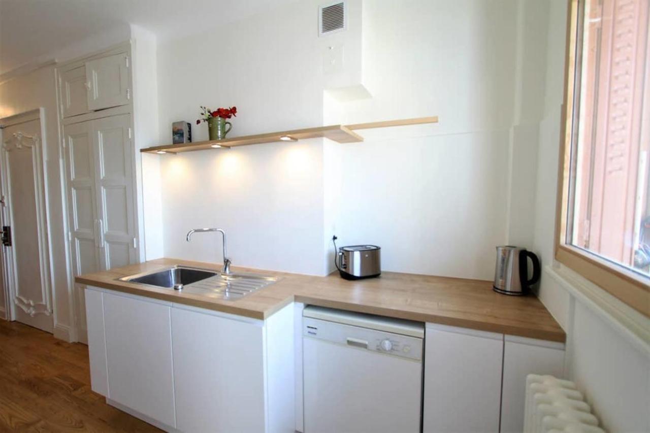 Large 5 Rooms With Garage In The City Center Annecy Buitenkant foto