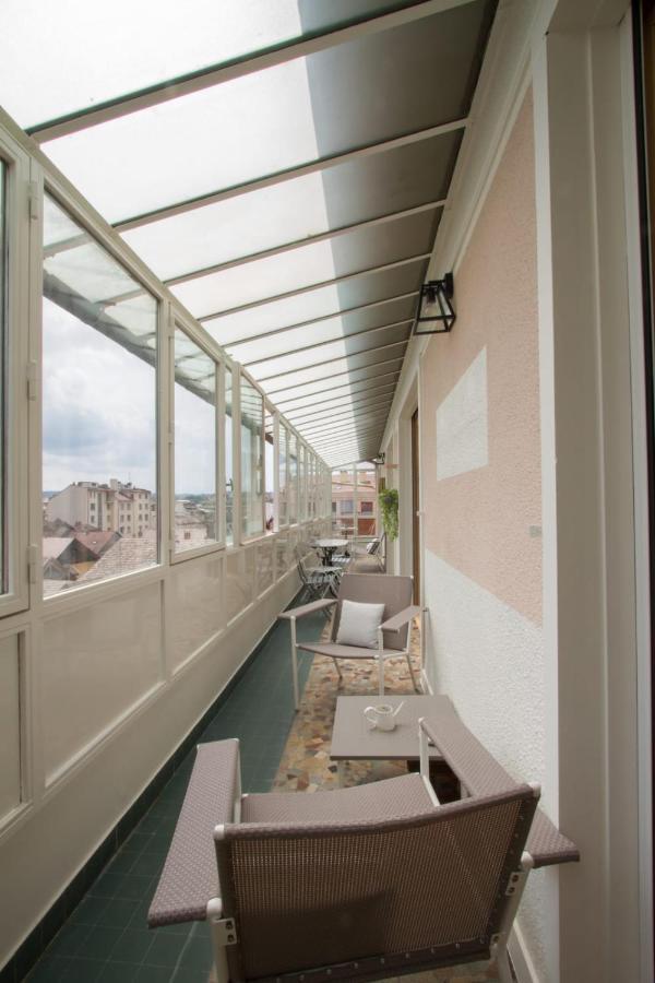 Large 5 Rooms With Garage In The City Center Annecy Buitenkant foto